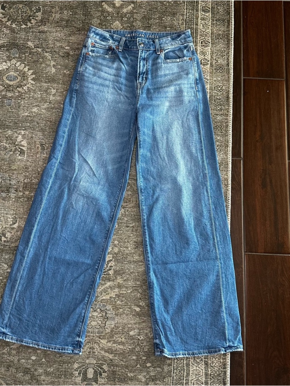 American Eagle Jeans Women's Size 2 Baggy Wide Leg Super High Rise Stretch Jeans
